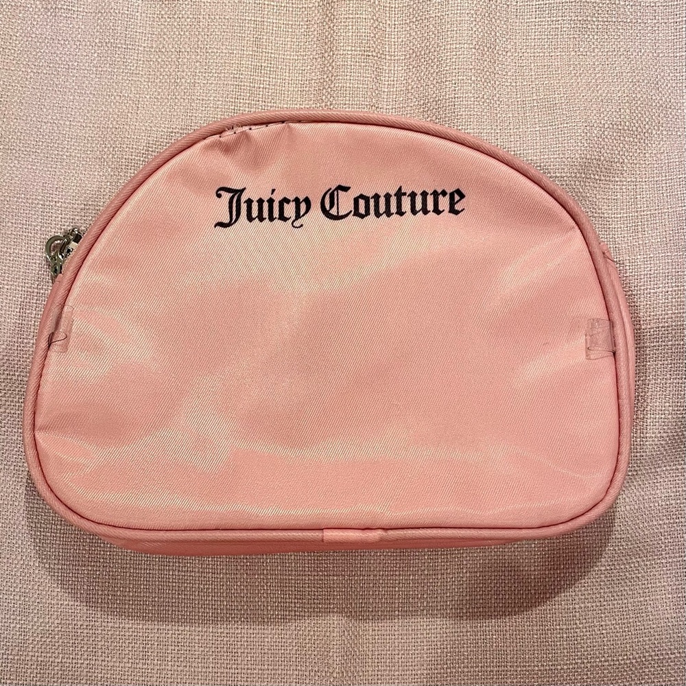 ⭐️ Juicy Couture Makeup Cosmetic Travel Bag in Peachy Pink